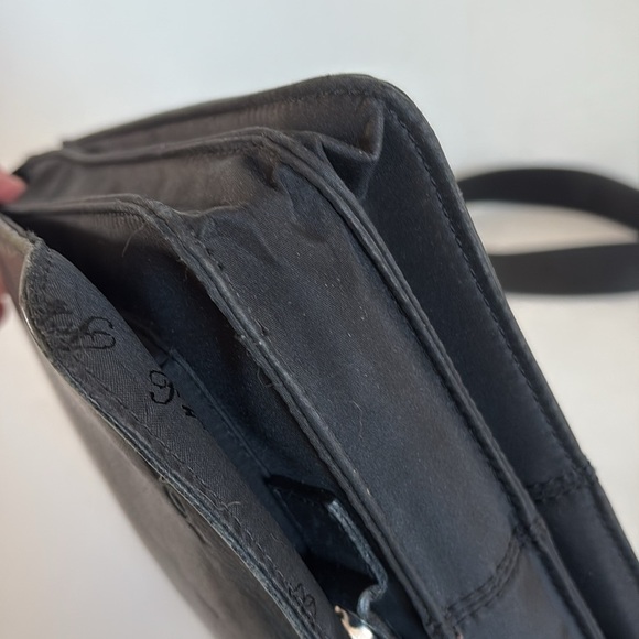 Fossil black leather messenger crossbody adjustable strap bag card pen slots - Picture 6 of 16